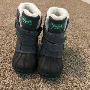 Boys snow boots size 11